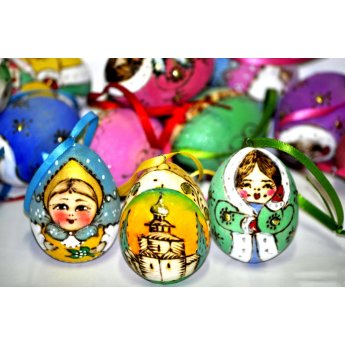 Uovo di natale colorato